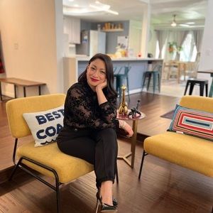 Meet your Posher, Esther